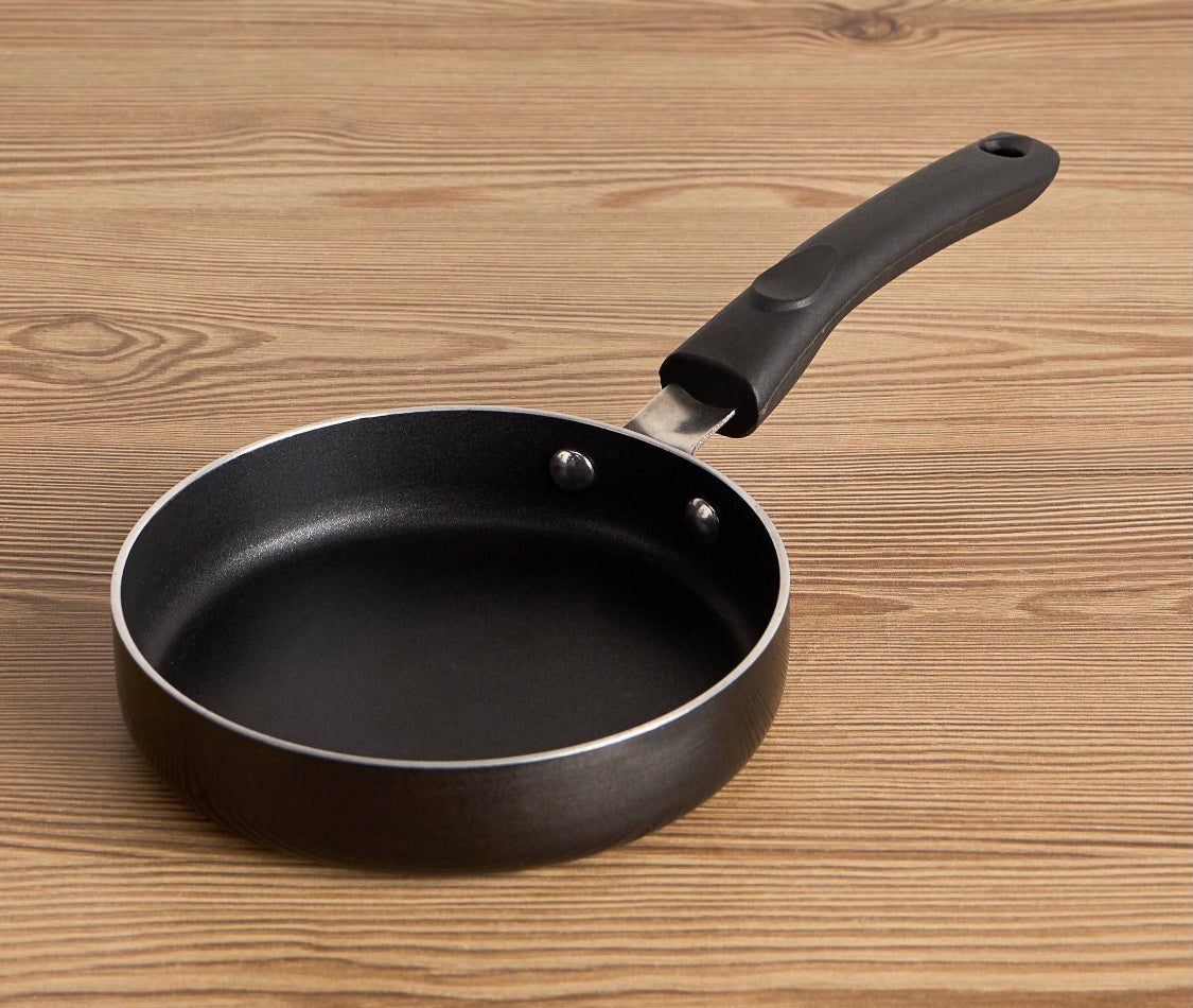 Aluminum frying pan 22cm